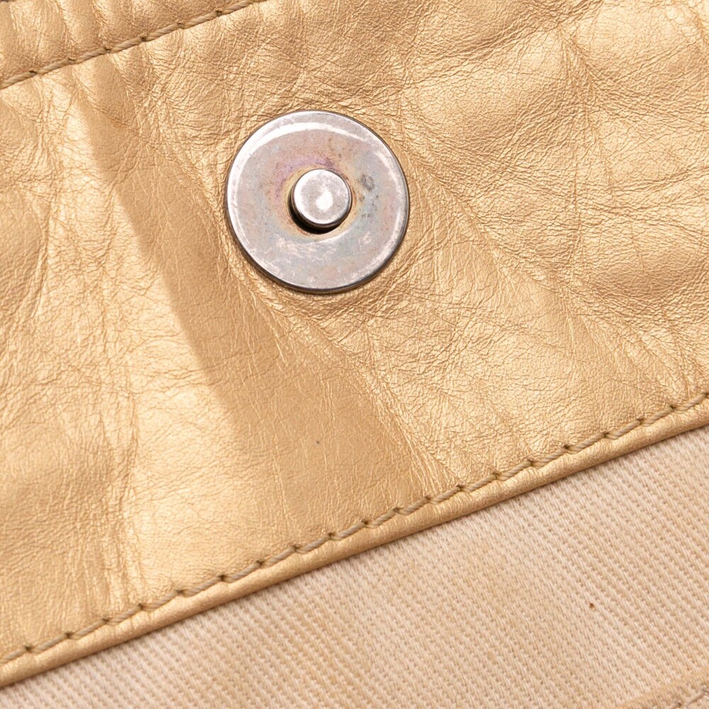 Pre-Loved Chanel Distressed Calfskin Shopping In Moscow Tote - Picture 9 of 11